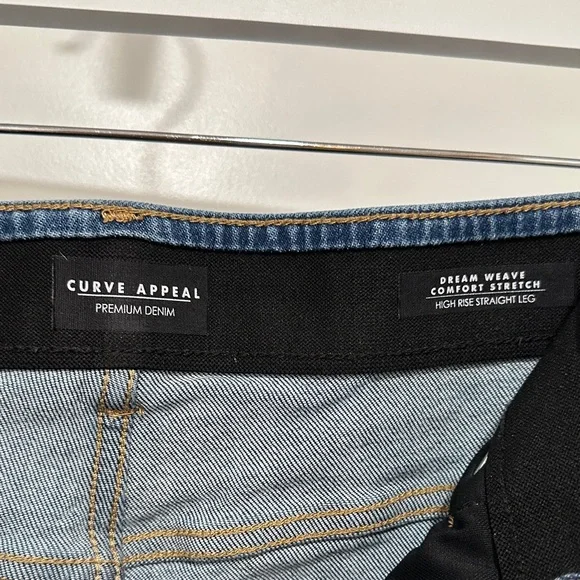 Plus Size High-Rise Women's Jeans in Medium Blue Wash; Curve Appeal Dream Weave - Picture 5 of 7